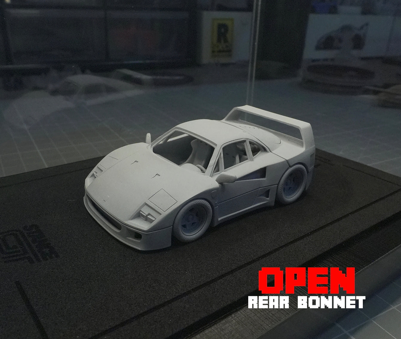 Ferrari F40 - Maqueta en resina estilo caricatura en escalas 1/64 y 1/43 para pintar y montar.